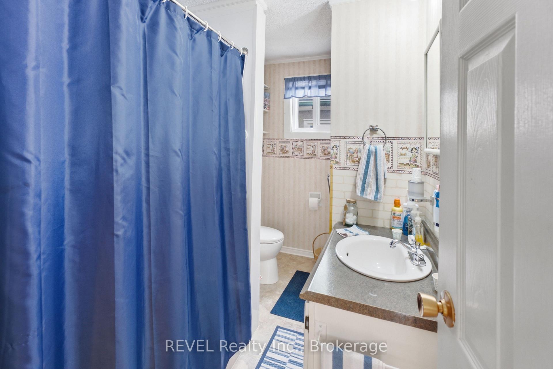Photo 14 of 32 St Peter Street, St. Catharines, Burleigh Hill — HOMEH