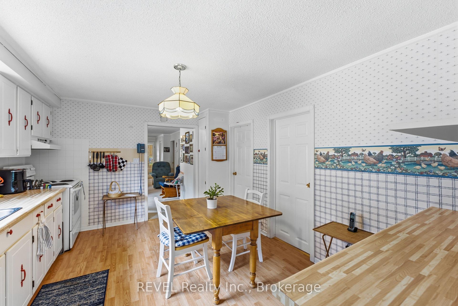 Photo 17 of 32 St Peter Street, St. Catharines, Burleigh Hill — HOMEH