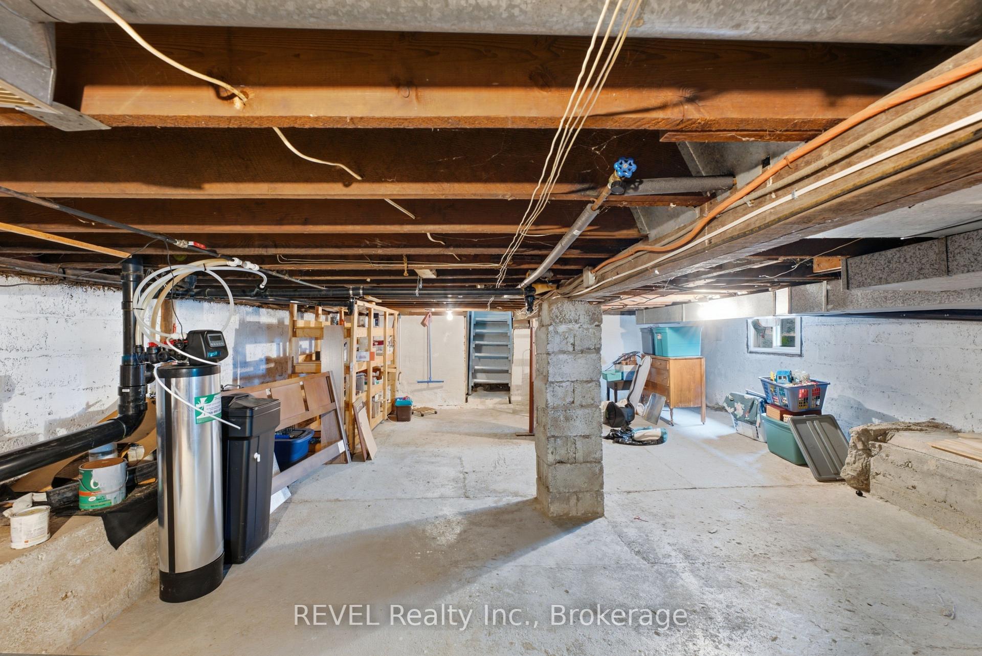 Photo 21 of 32 St Peter Street, St. Catharines, Burleigh Hill — HOMEH