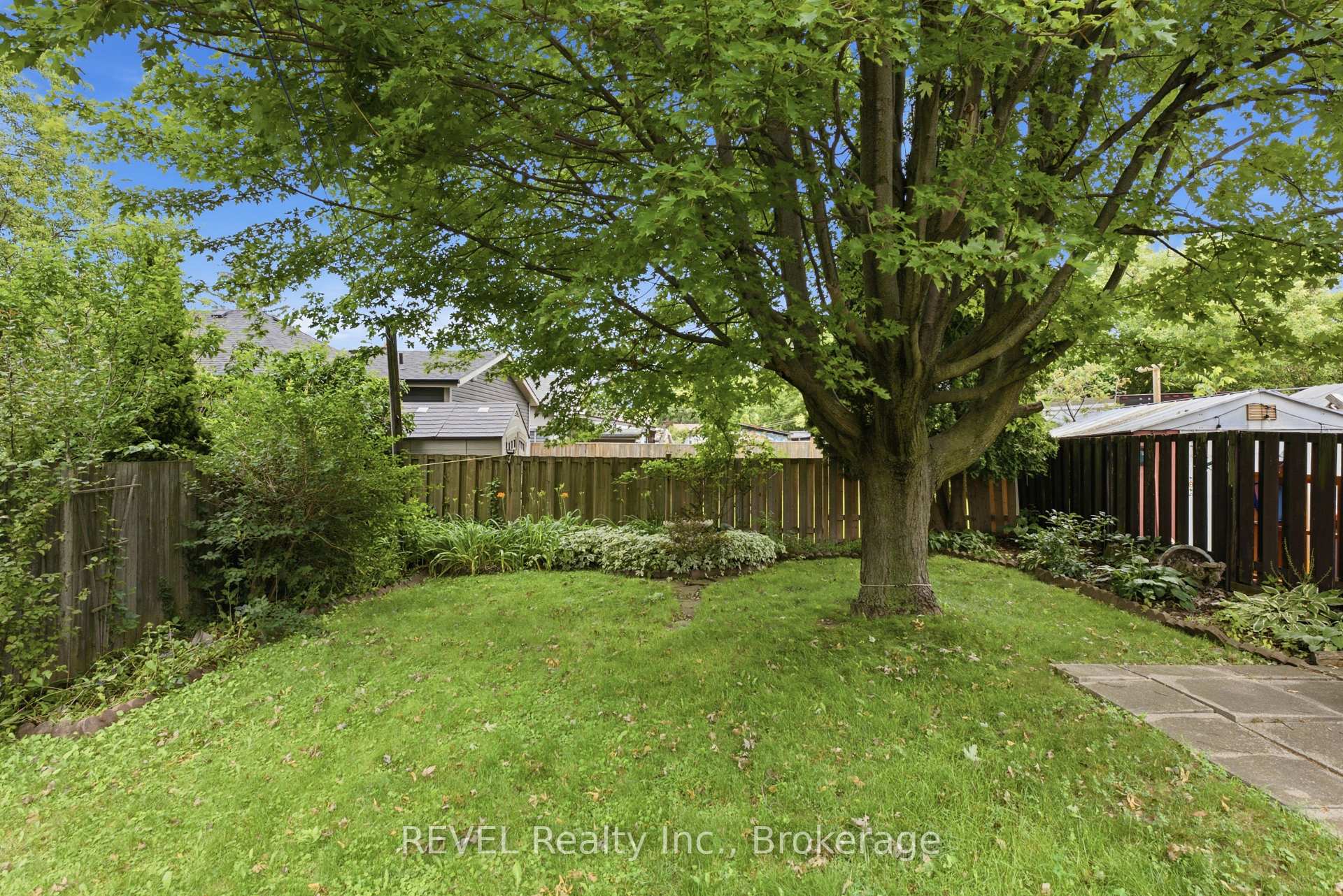 Photo 23 of 32 St Peter Street, St. Catharines, Burleigh Hill — HOMEH