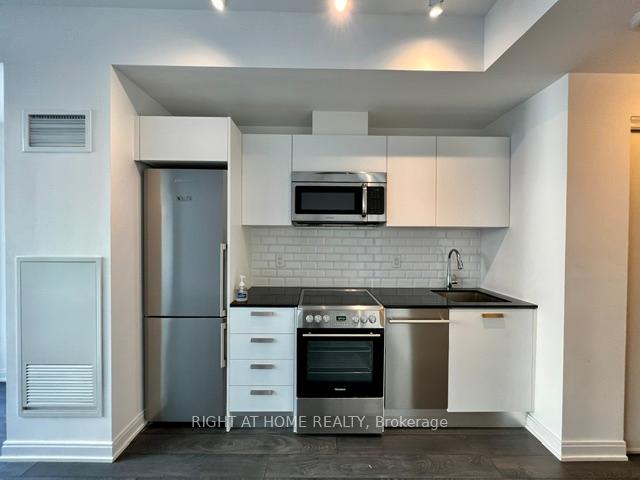 Photo 7 of Unit 708, 42 Charles Street E, Toronto, Church-Yonge Corridor — HOMEH