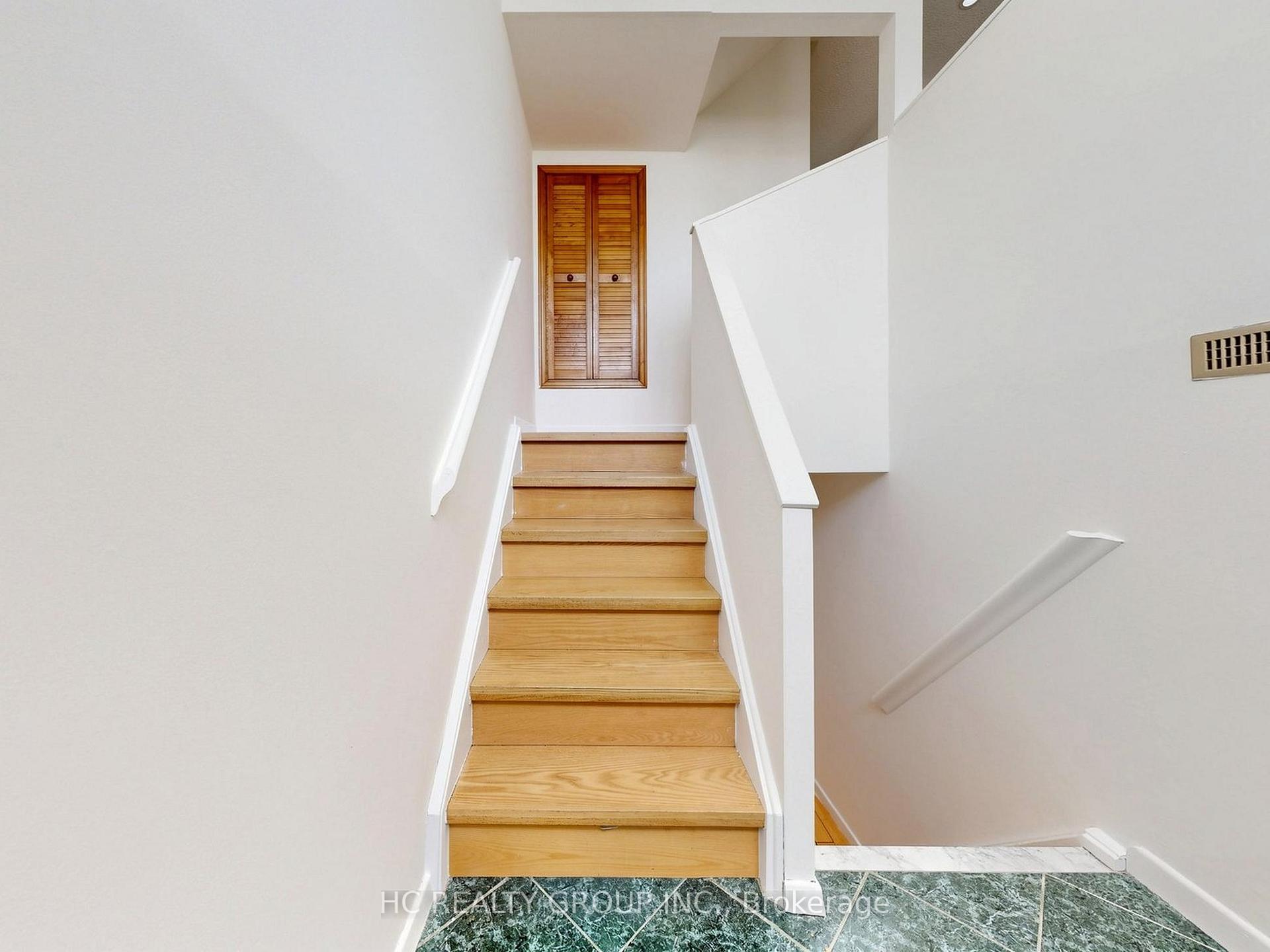 Photo 3 of Unit 36, 1742 John Street, Markham, Bayview Fairway-Bayview Country Club Estates — HOMEH