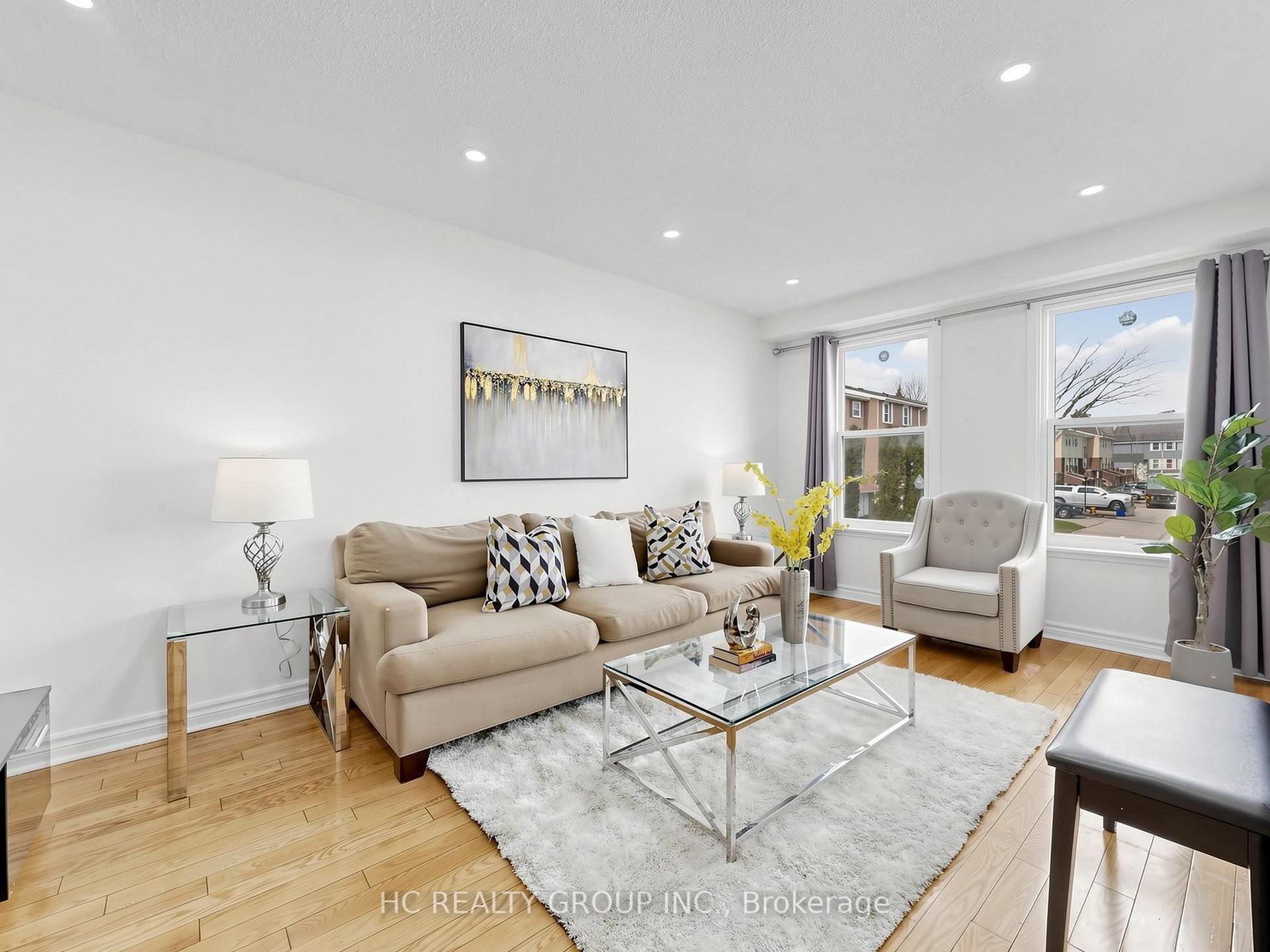 Photo 4 of Unit 36, 1742 John Street, Markham, Bayview Fairway-Bayview Country Club Estates — HOMEH