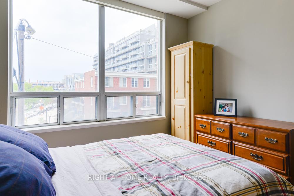 Photo 13 of Unit 323, 1 Shaw Street, Toronto, Niagara — HOMEH