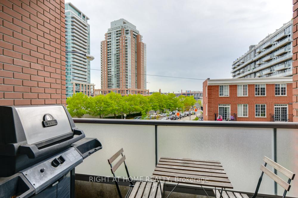 Photo 17 of Unit 323, 1 Shaw Street, Toronto, Niagara — HOMEH