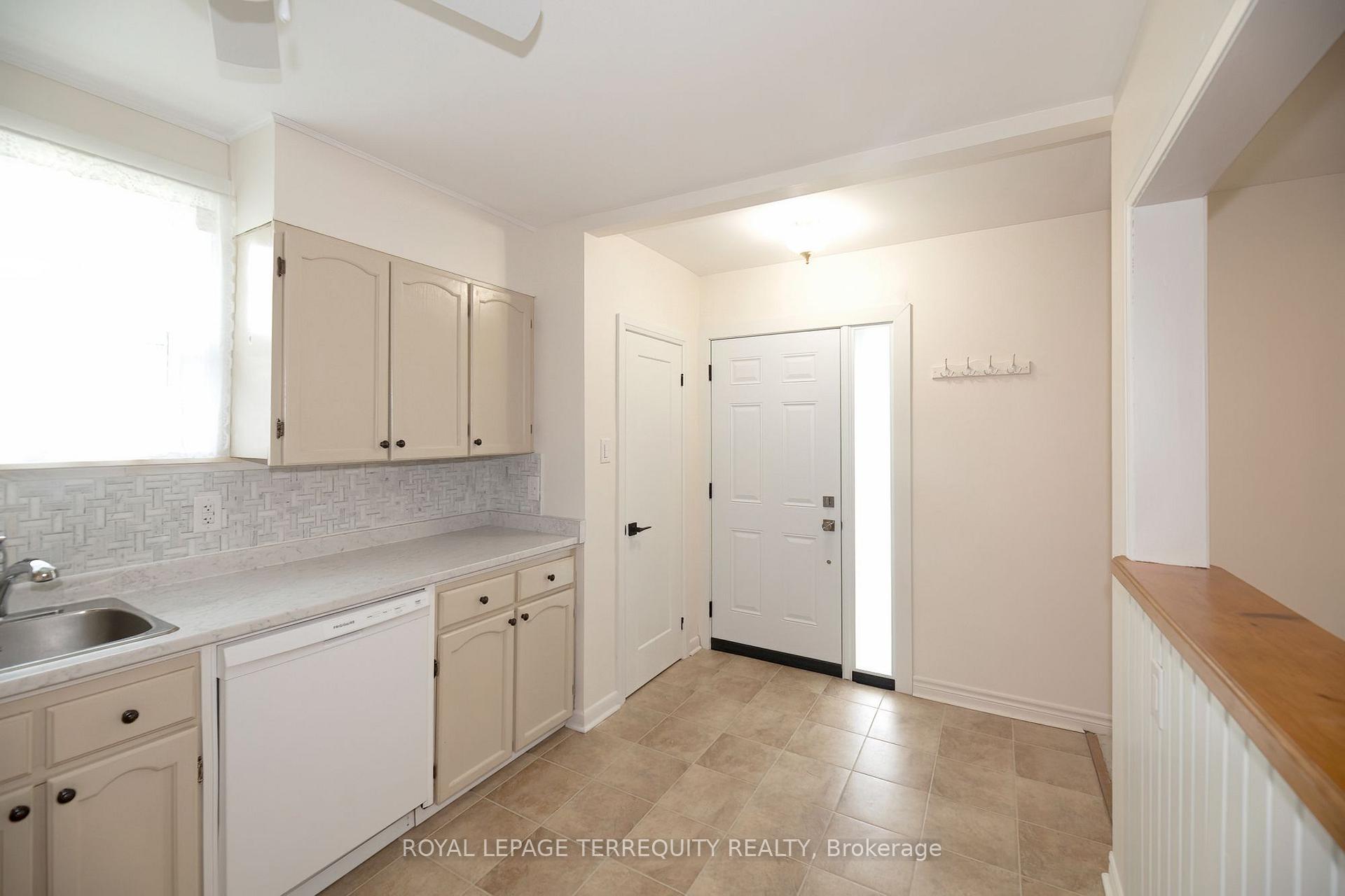Photo 6 of 87 Emperor (Upper) Street, Ajax, South East — HOMEH