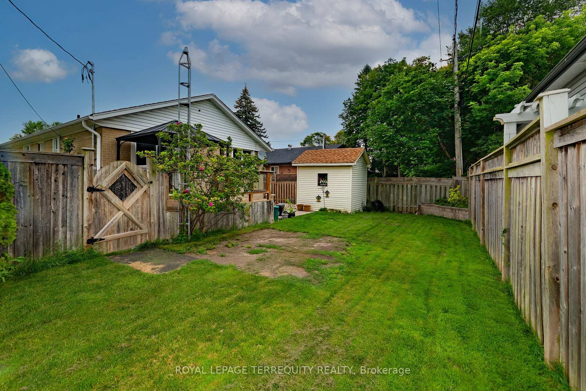 Photo 16 of 87 Emperor (Upper) Street, Ajax, South East — HOMEH
