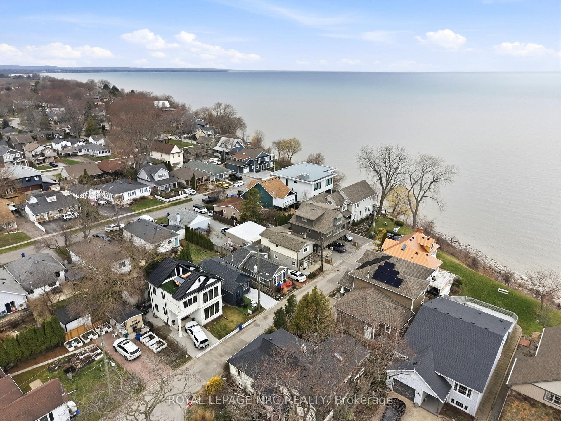 Photo 2 of 17 Considine Avenue, St. Catharines, Port Dalhousie — HOMEH