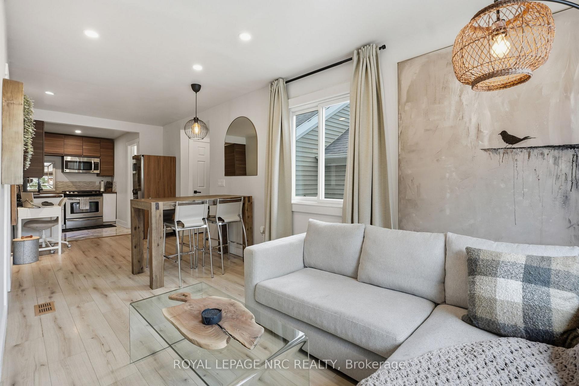 Photo 6 of 17 Considine Avenue, St. Catharines, Port Dalhousie — HOMEH