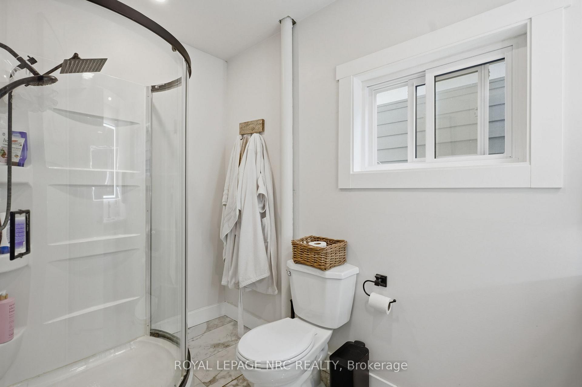 Photo 11 of 17 Considine Avenue, St. Catharines, Port Dalhousie — HOMEH