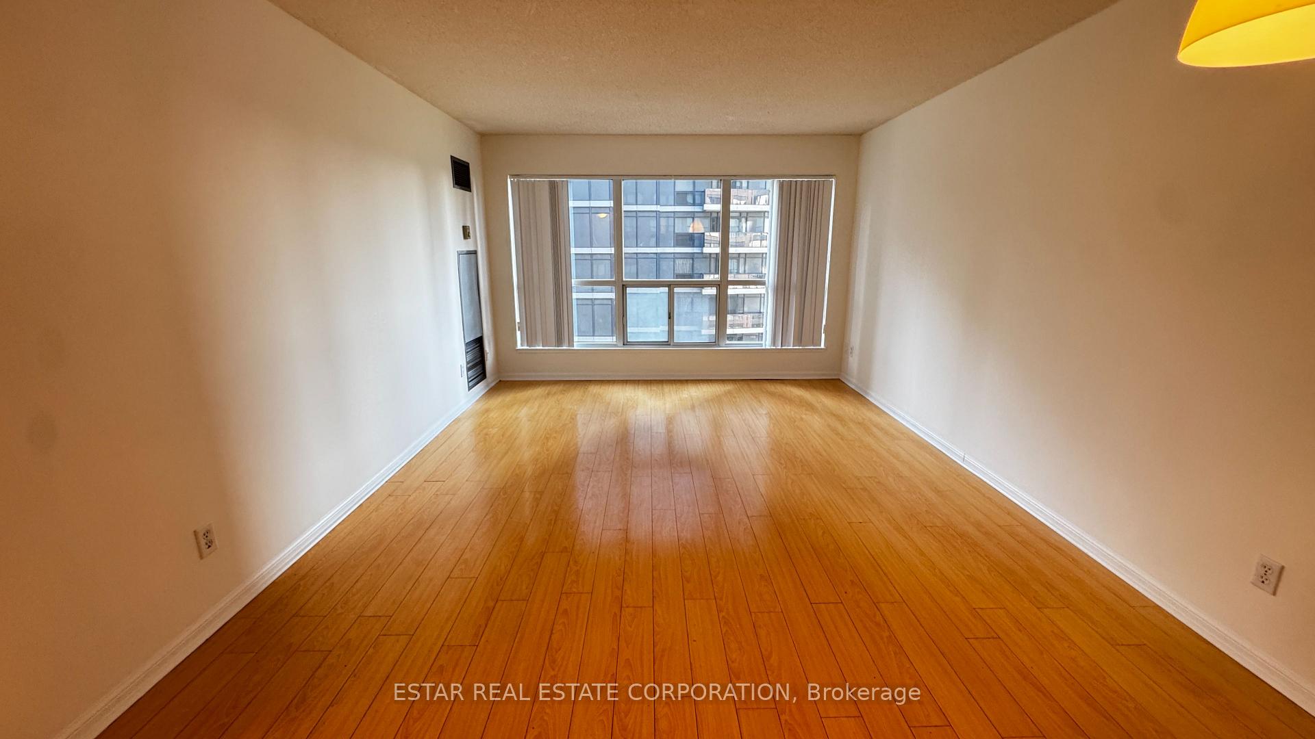 Photo 4 of Unit 1101, 7 Carlton Street, Toronto, Church-Yonge Corridor — HOMEH