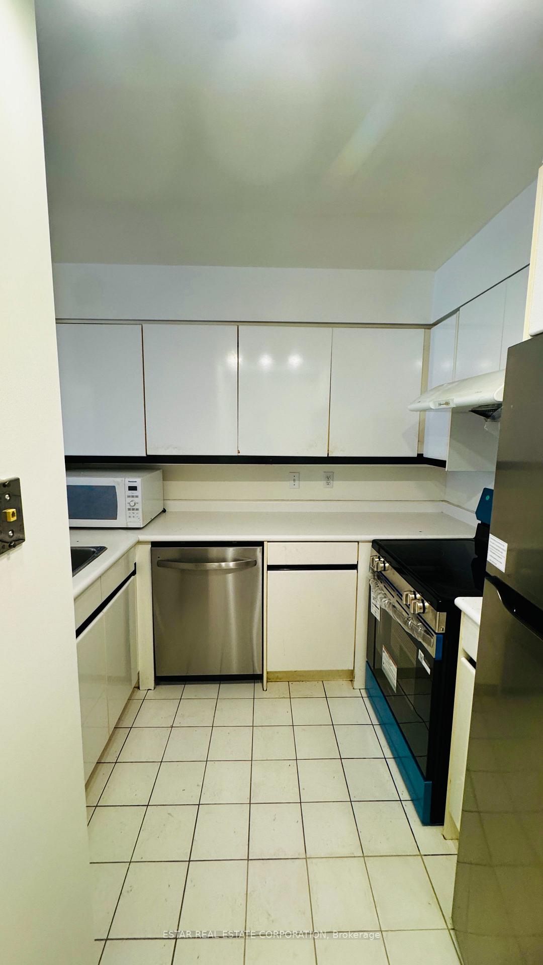Photo 7 of Unit 1101, 7 Carlton Street, Toronto, Church-Yonge Corridor — HOMEH