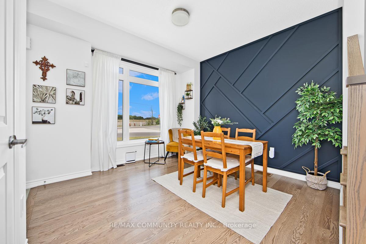 Photo 6 of 10243 Huntington Road, Vaughan, Kleinburg — HOMEH