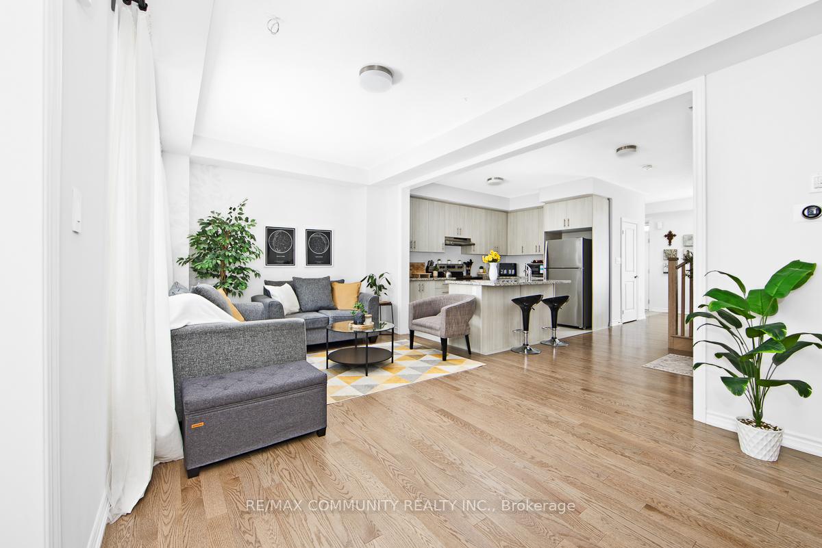 Photo 11 of 10243 Huntington Road, Vaughan, Kleinburg — HOMEH