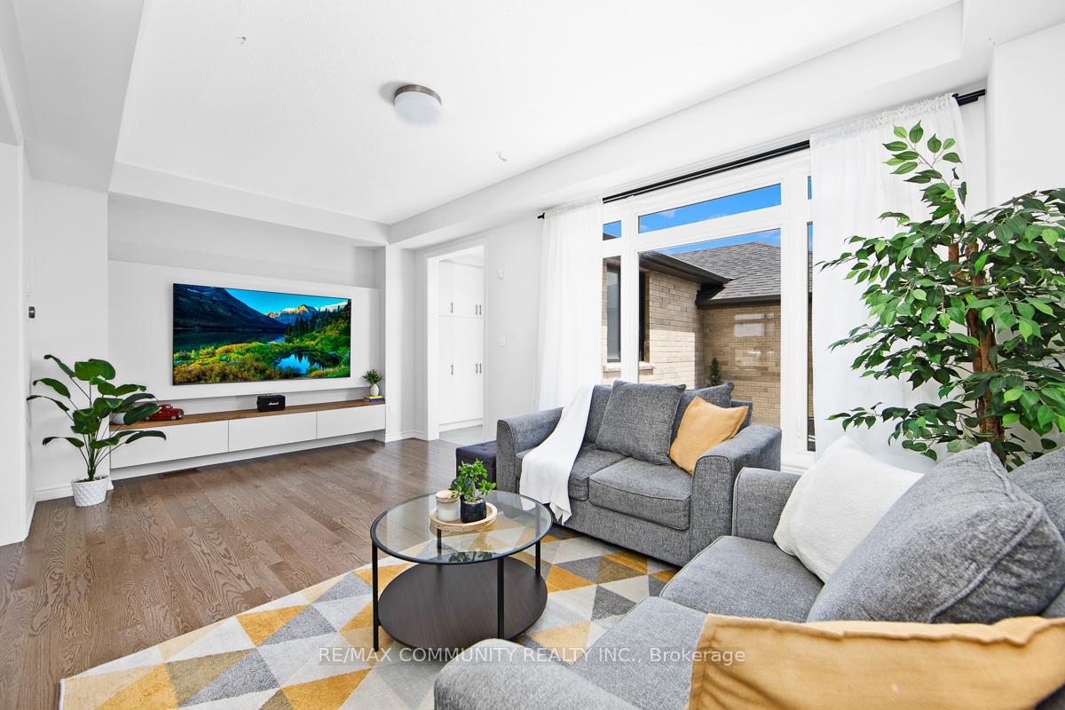 Photo 12 of 10243 Huntington Road, Vaughan, Kleinburg — HOMEH
