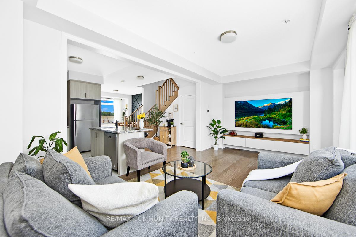 Photo 13 of 10243 Huntington Road, Vaughan, Kleinburg — HOMEH