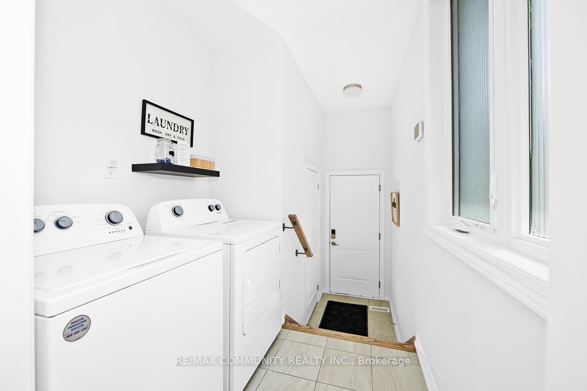 Photo 14 of 10243 Huntington Road, Vaughan, Kleinburg — HOMEH