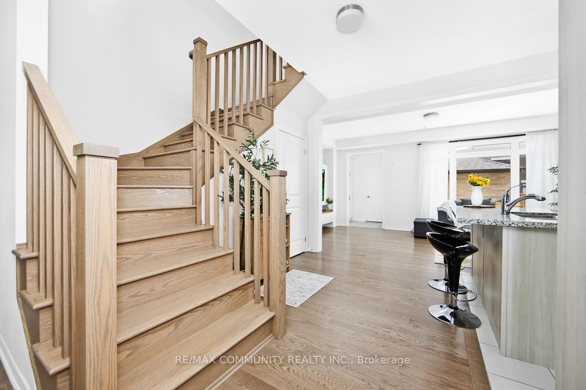 Photo 16 of 10243 Huntington Road, Vaughan, Kleinburg — HOMEH