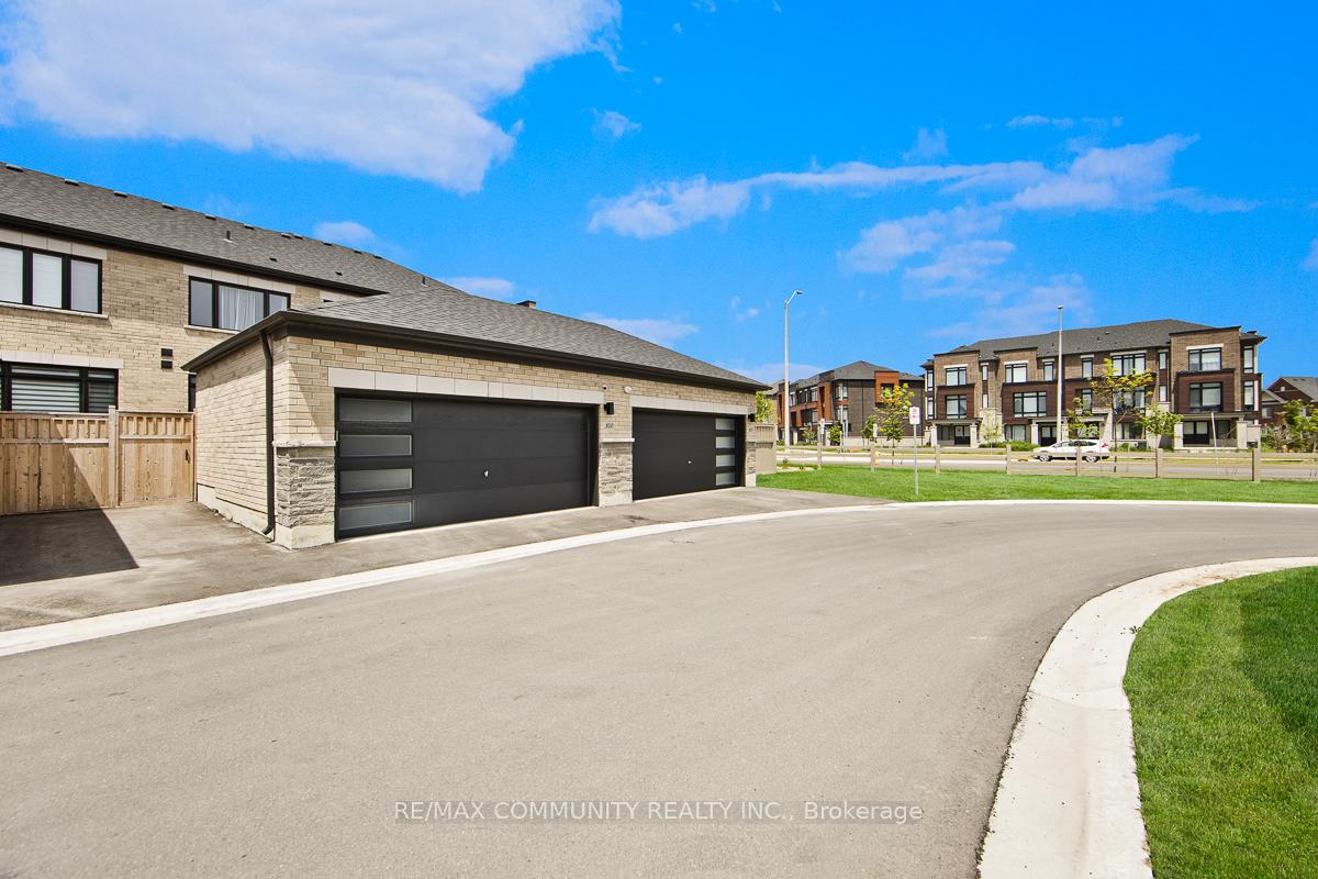 Photo 25 of 10243 Huntington Road, Vaughan, Kleinburg — HOMEH