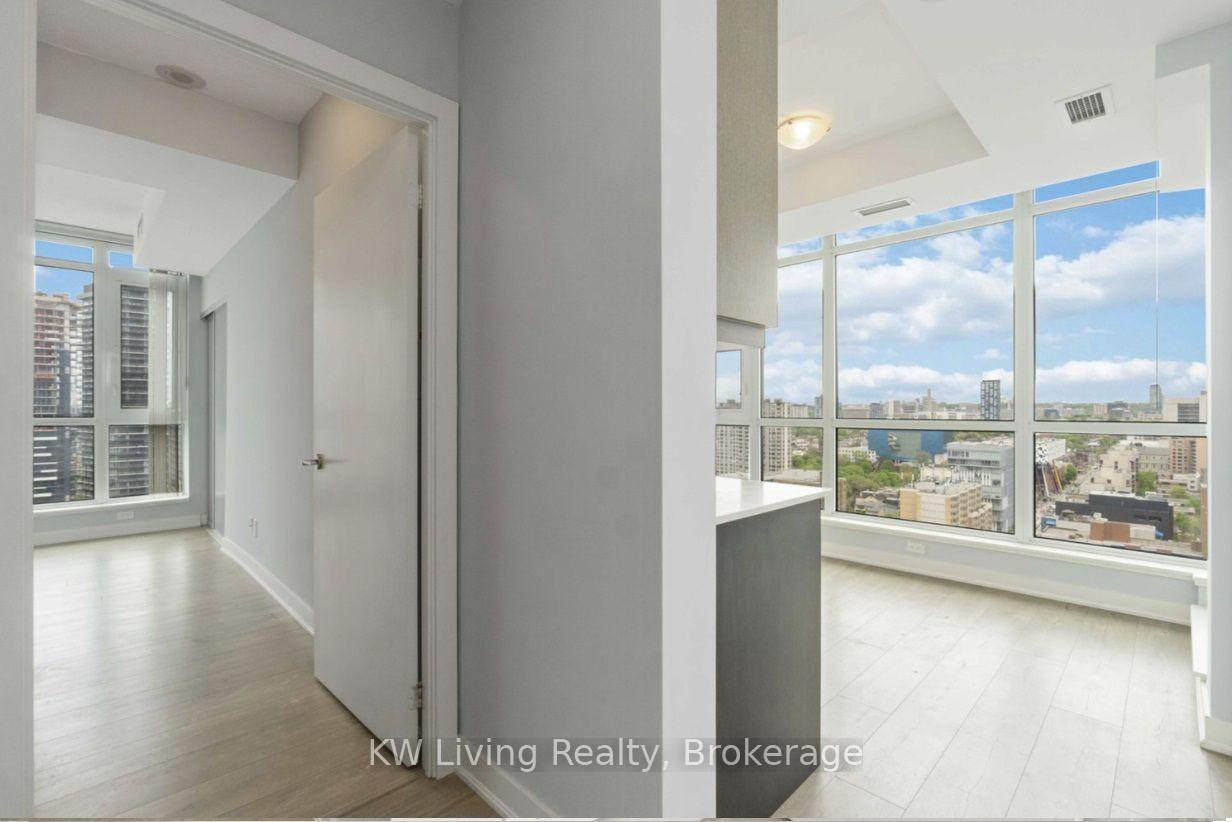 Photo 14 of Unit 2209, 30 Nelson Street, Toronto, Waterfront Communities — HOMEH
