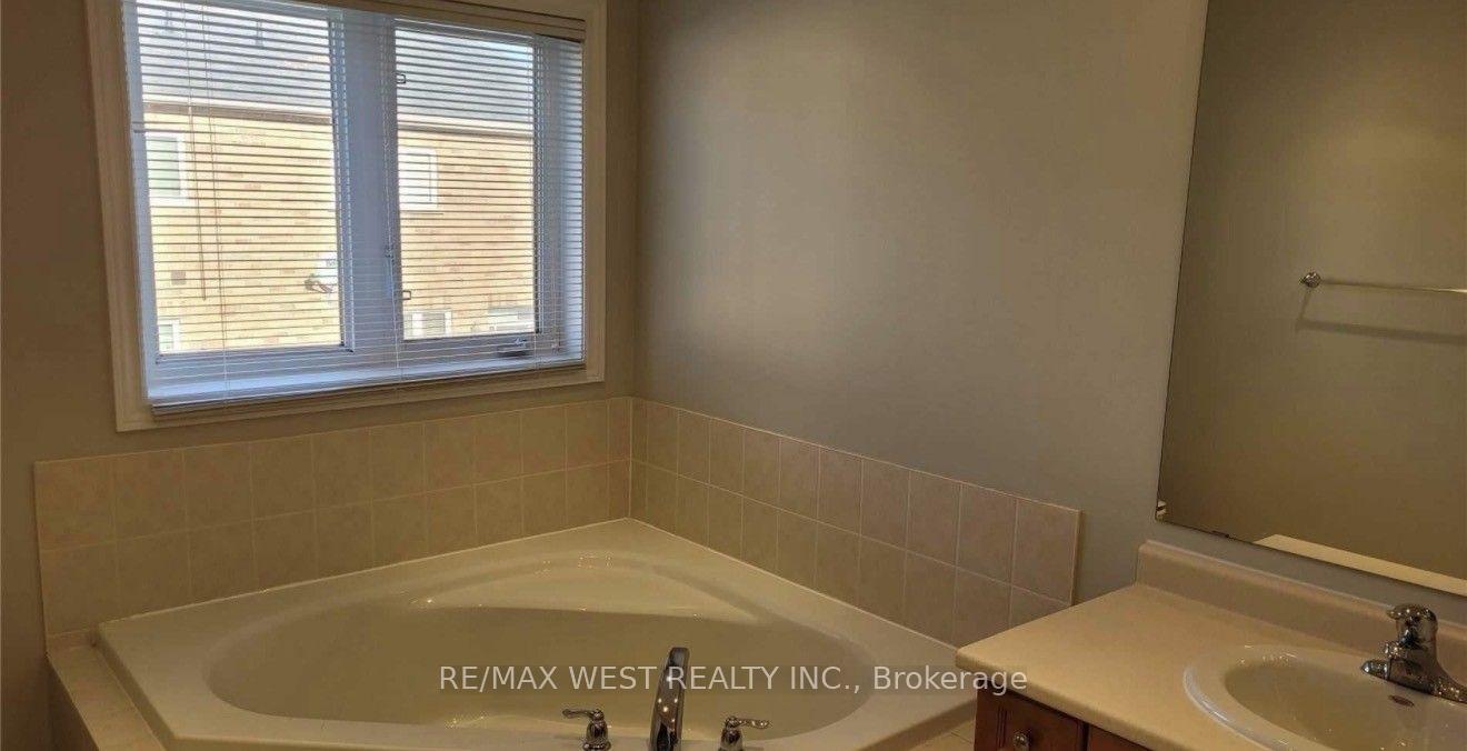 Photo 13 of 8 Callalily Road, Brampton, Northwest Sandalwood Parkway — HOMEH