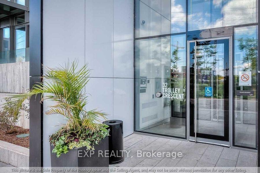 Photo 2 of Unit 21, 32 Trolley Crescent, Toronto, Moss Park — HOMEH