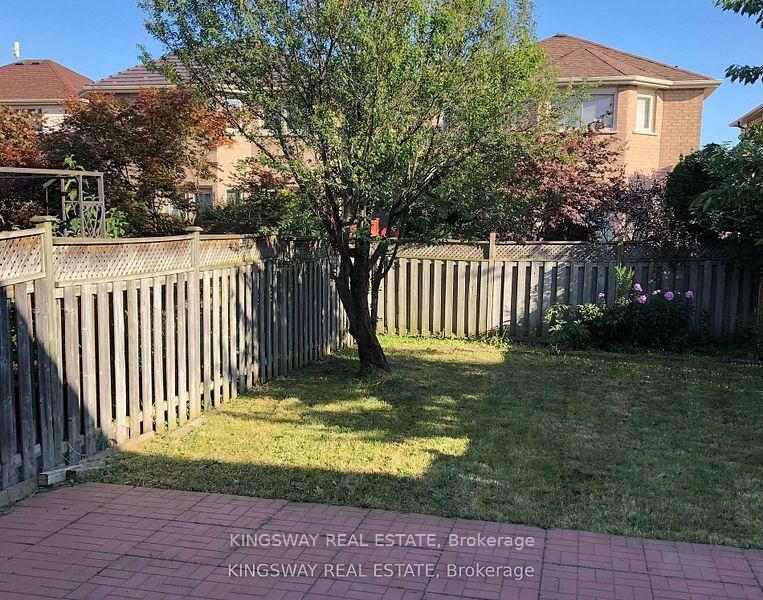 Photo 3 of 722 Four Winds Way, Mississauga, Hurontario — HOMEH