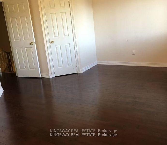 Photo 4 of 722 Four Winds Way, Mississauga, Hurontario — HOMEH