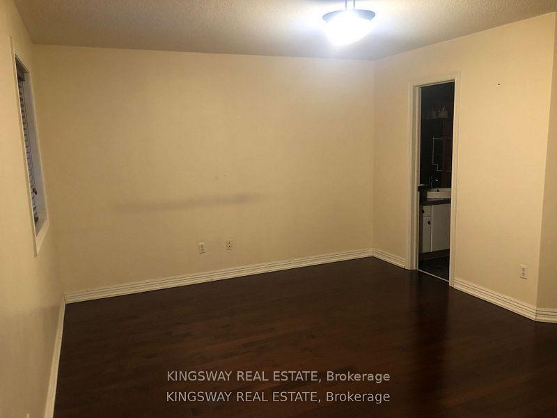 Photo 6 of 722 Four Winds Way, Mississauga, Hurontario — HOMEH