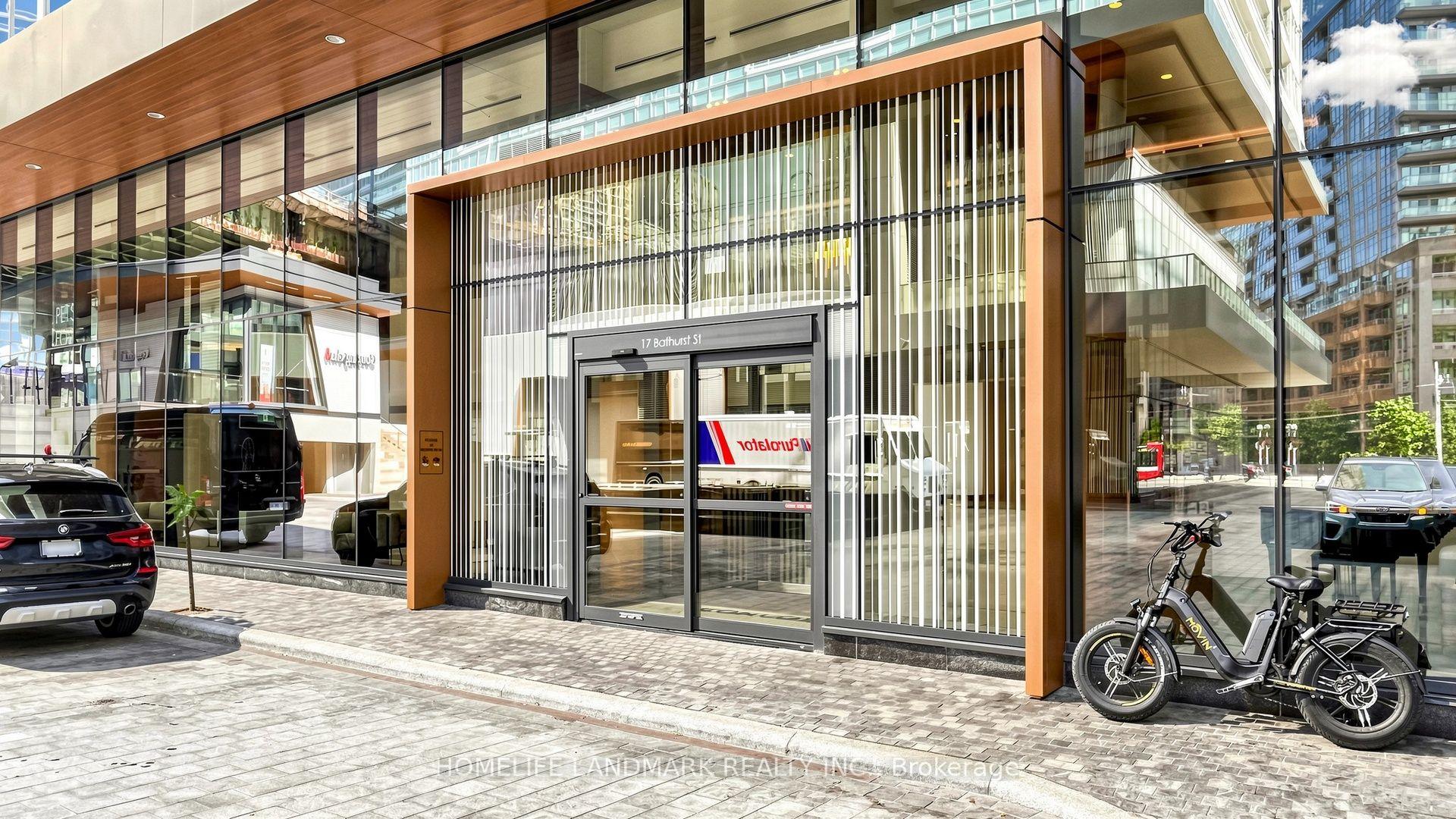 Photo 3 of Unit 806, 17 Bathurst Street, Toronto, Waterfront Communities — HOMEH