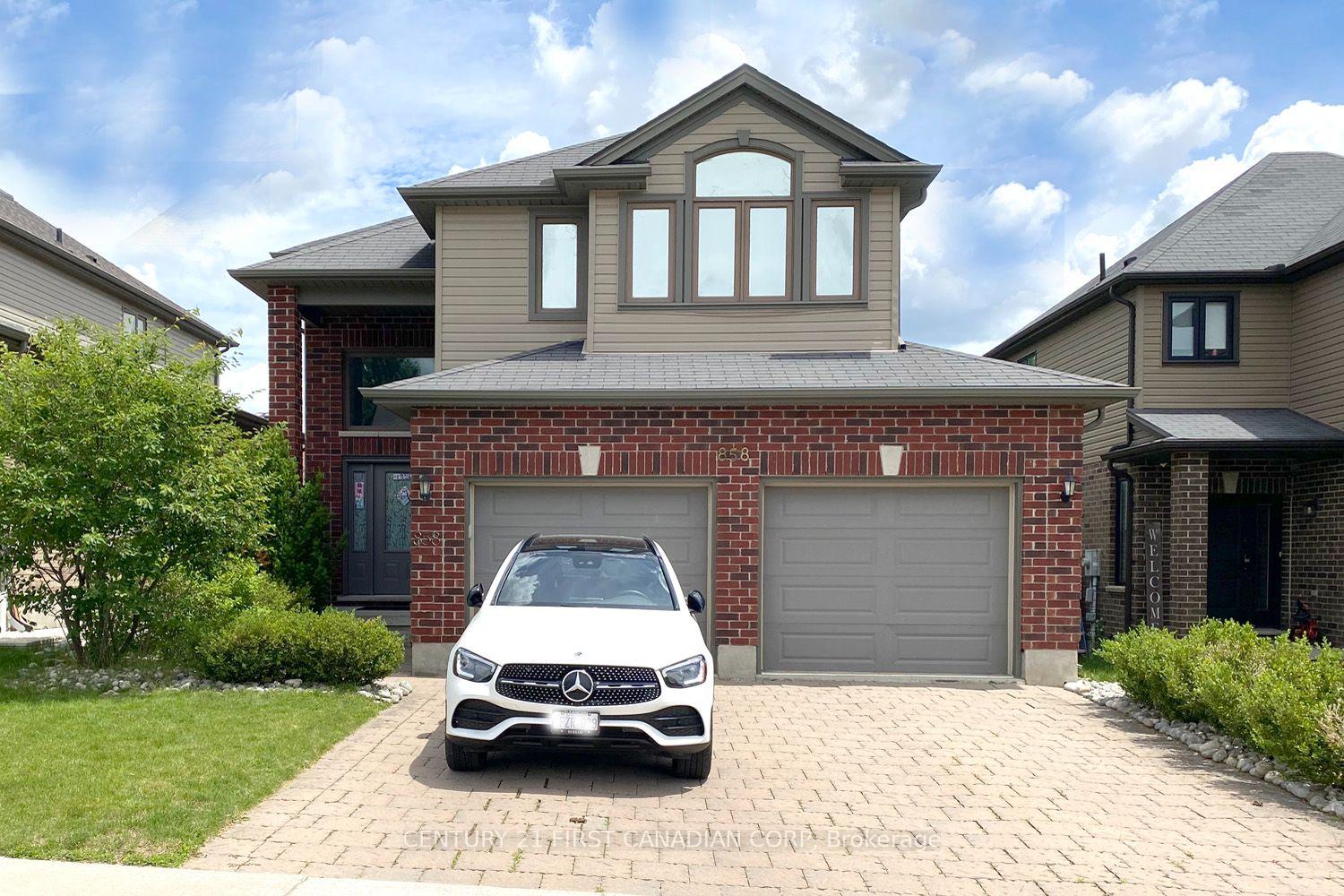 Front of 858 Roulston Street