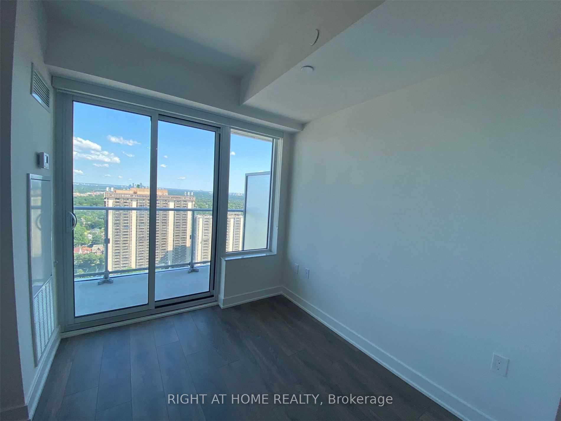 Photo 4 of Unit 3101, 99 Broadway Avenue, Toronto, Mount Pleasant West — HOMEH