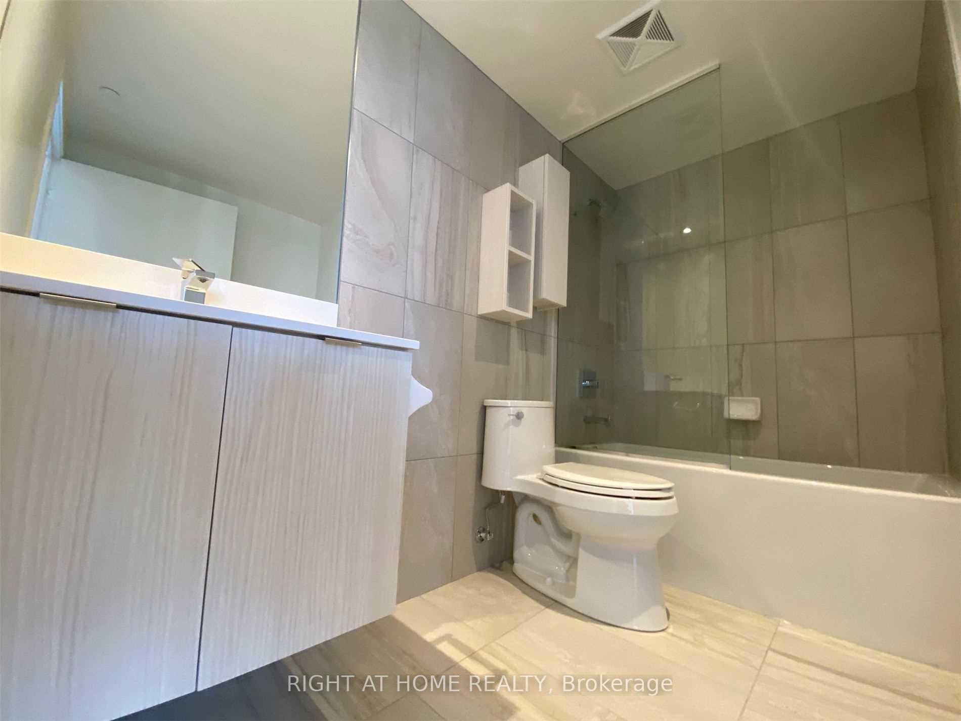 Photo 8 of Unit 3101, 99 Broadway Avenue, Toronto, Mount Pleasant West — HOMEH