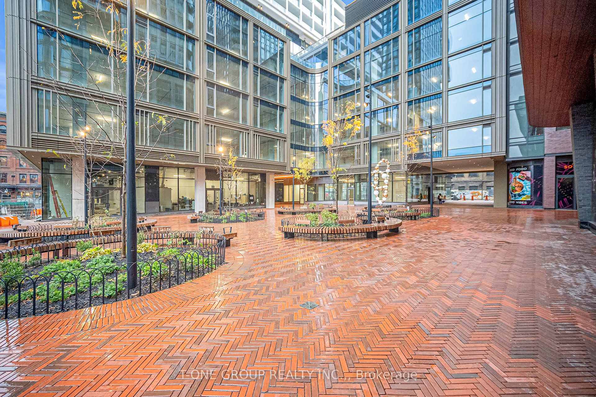 Photo 3 of Unit 4707, 88 Queen Street E, Toronto, Church-Yonge Corridor — HOMEH