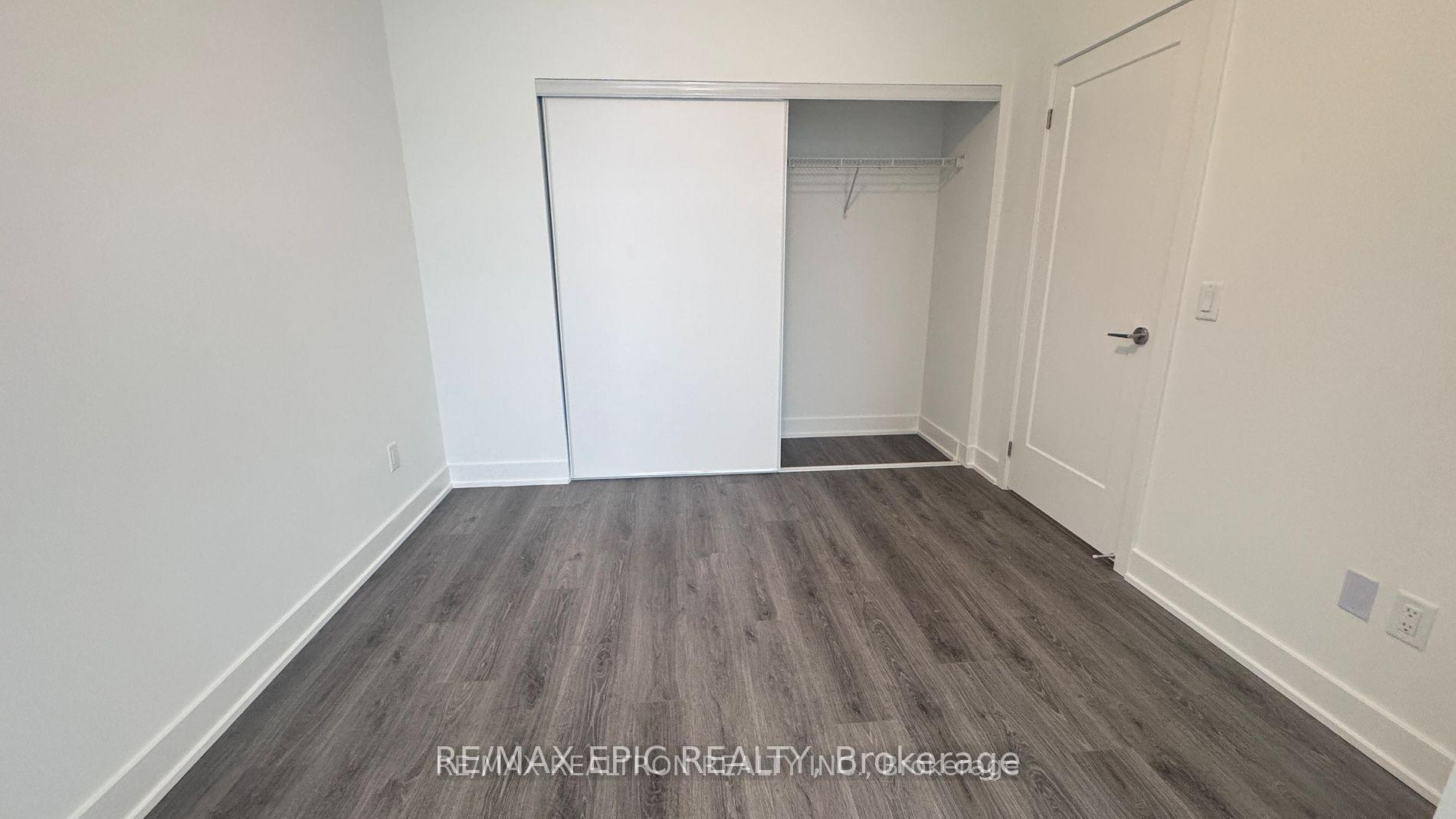 Photo 6 of Unit 913, 2545 Simcoe Street N, Oshawa, Windfields — HOMEH