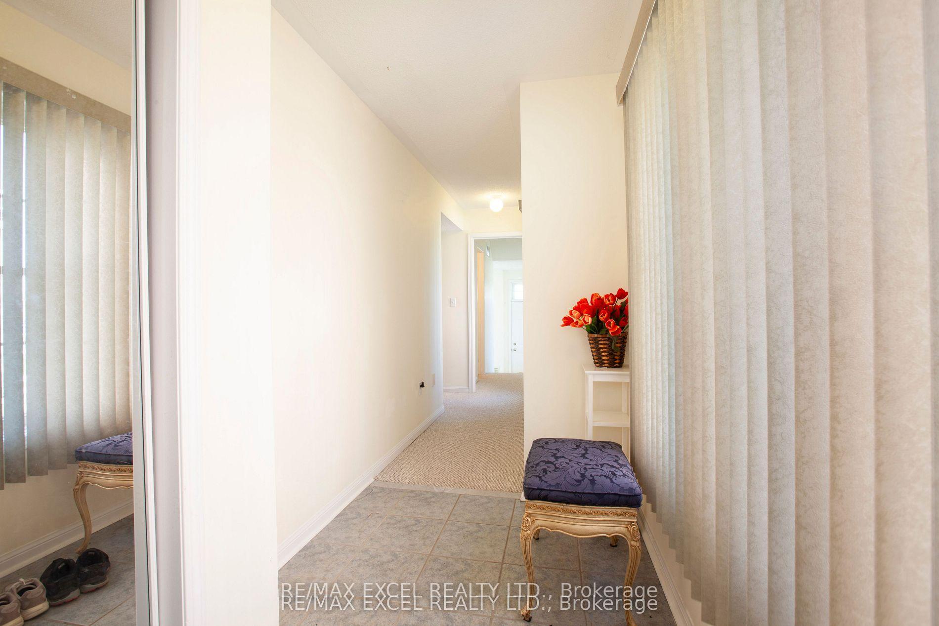 Photo 7 of 14 Woltner Way, Markham, Village Green-South Unionville — HOMEH