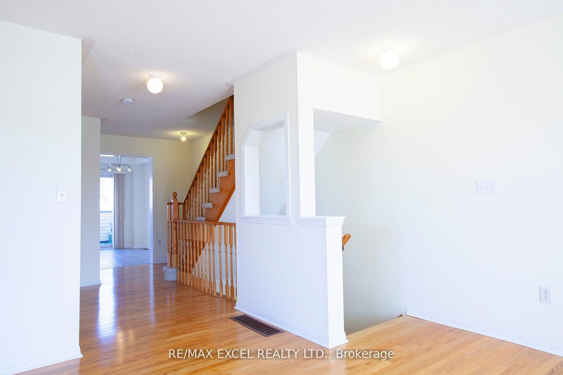 Photo 15 of 14 Woltner Way, Markham, Village Green-South Unionville — HOMEH