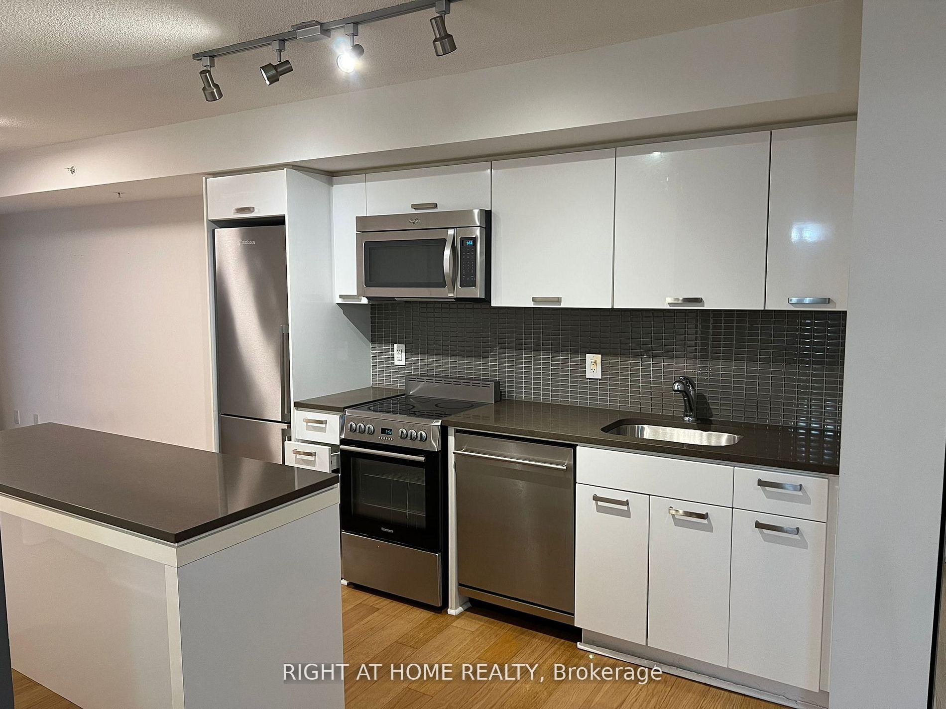 Photo 4 of Unit 722, 295 Adelaide Street W, Toronto, Waterfront Communities — HOMEH