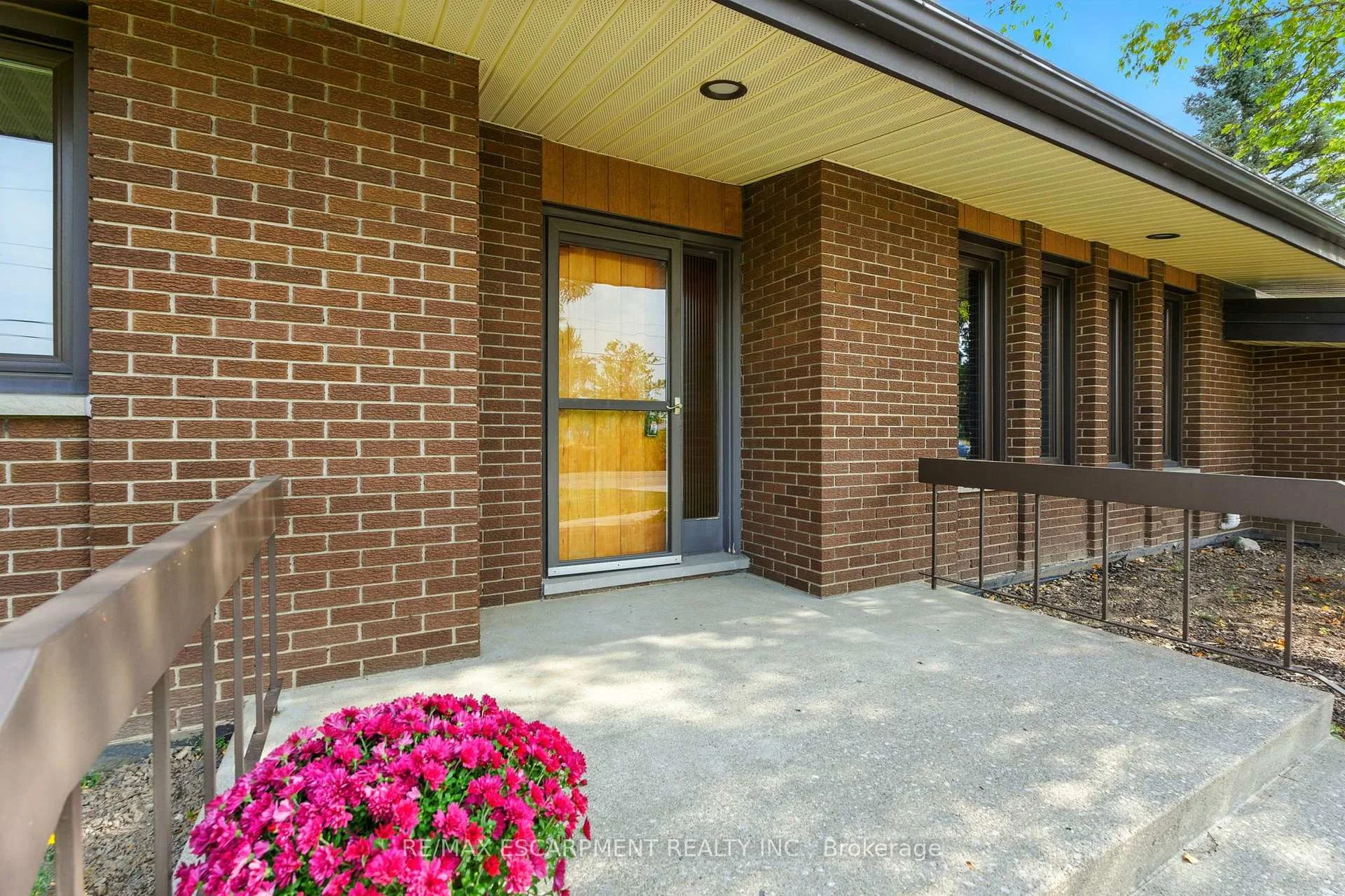 Photo 8 of 515 Trinity Church Road, Hamilton, Rural Glanbrook — HOMEH