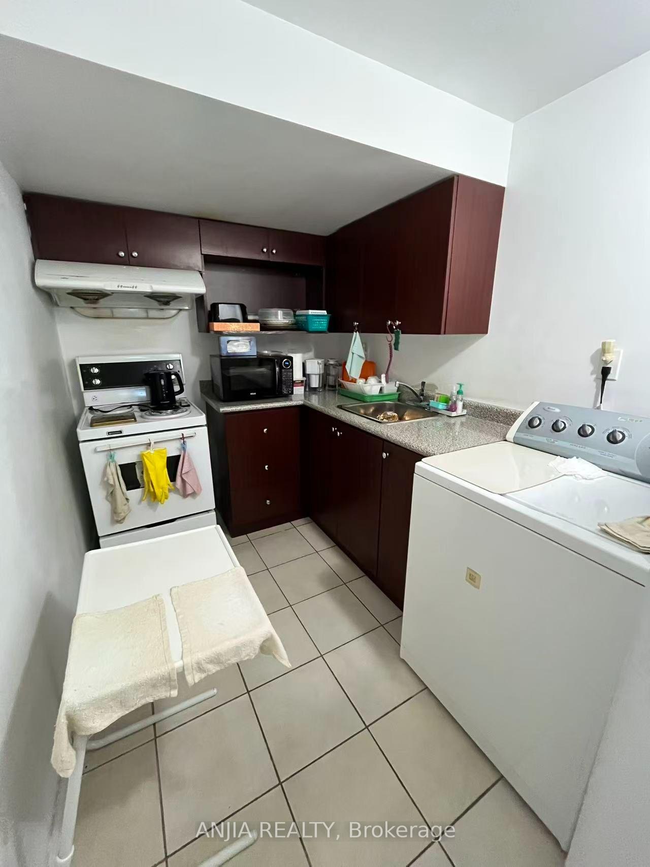Photo 4 of 62 Tom Wells Crescent, Scarborough, Steeles — HOMEH