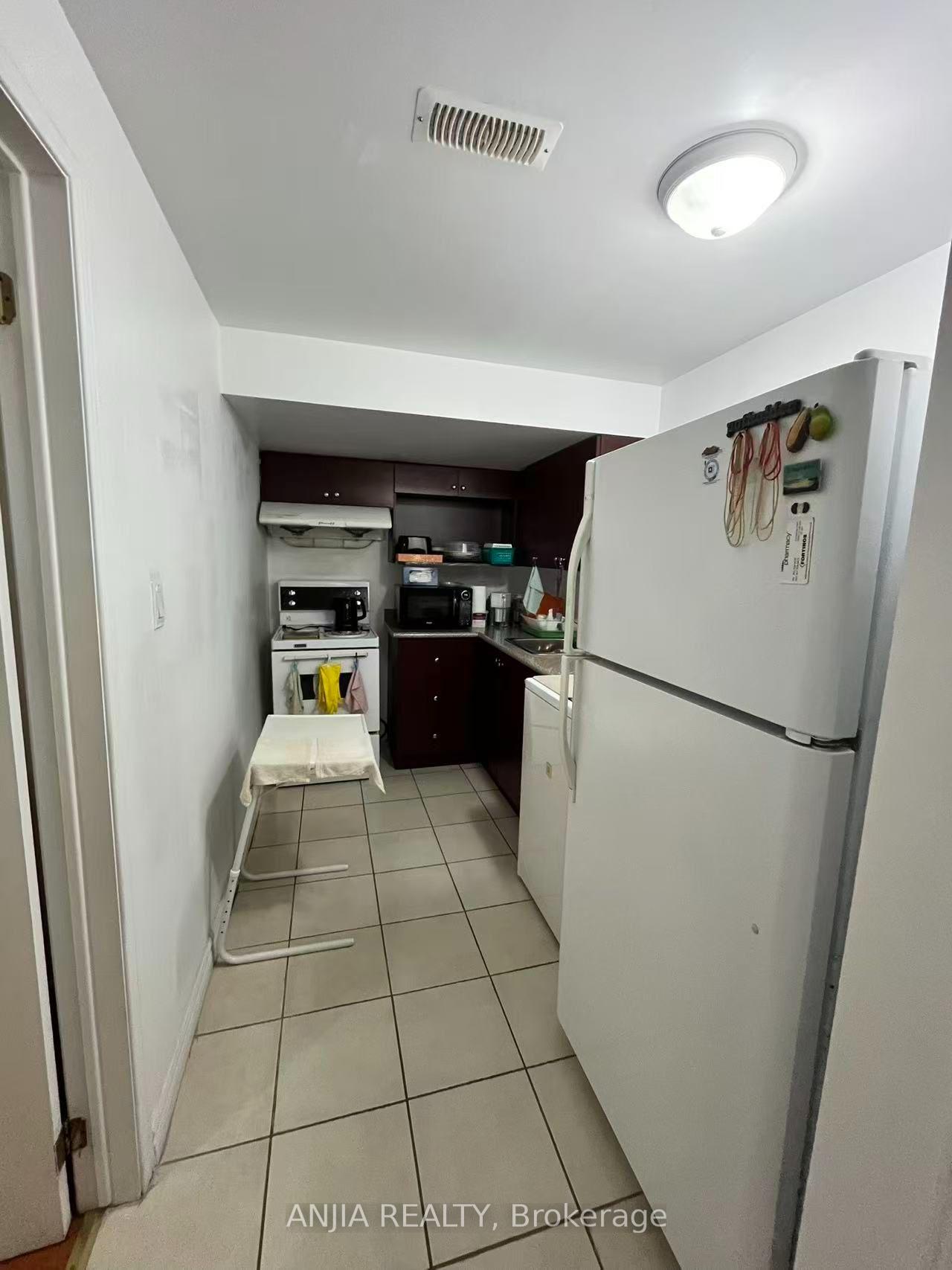 Photo 5 of 62 Tom Wells Crescent, Scarborough, Steeles — HOMEH
