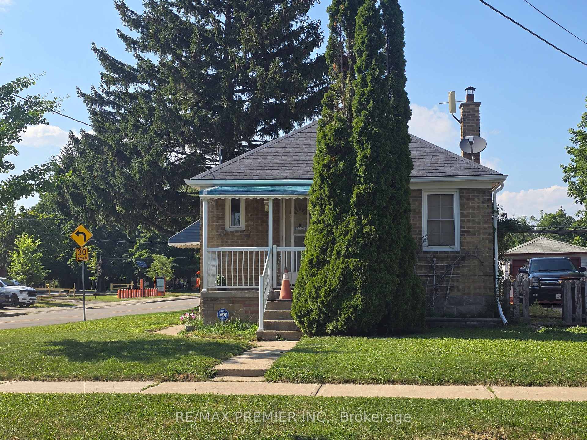 Photo of 468 Glen Park Avenue