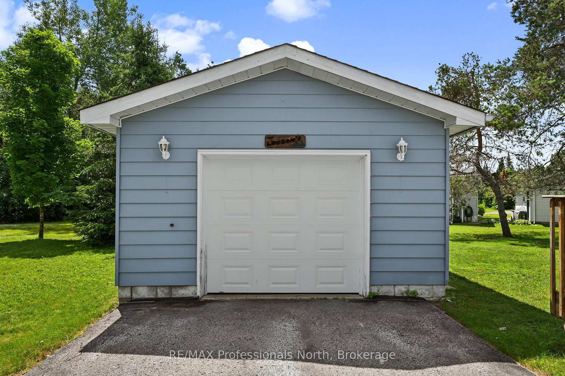Photo 3 of 1084 Seventh Lane, Minden Hills, Lutterworth — HOMEH