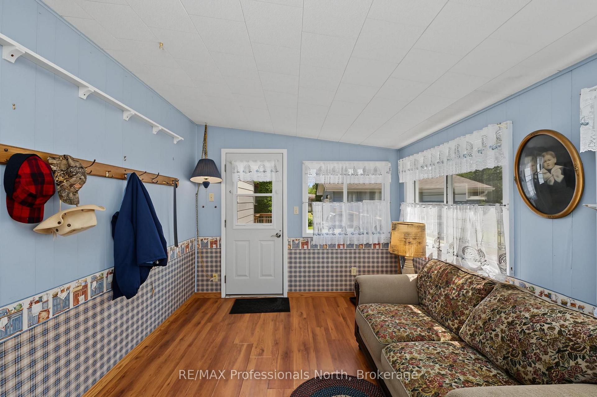 Photo 14 of 1084 Seventh Lane, Minden Hills, Lutterworth — HOMEH
