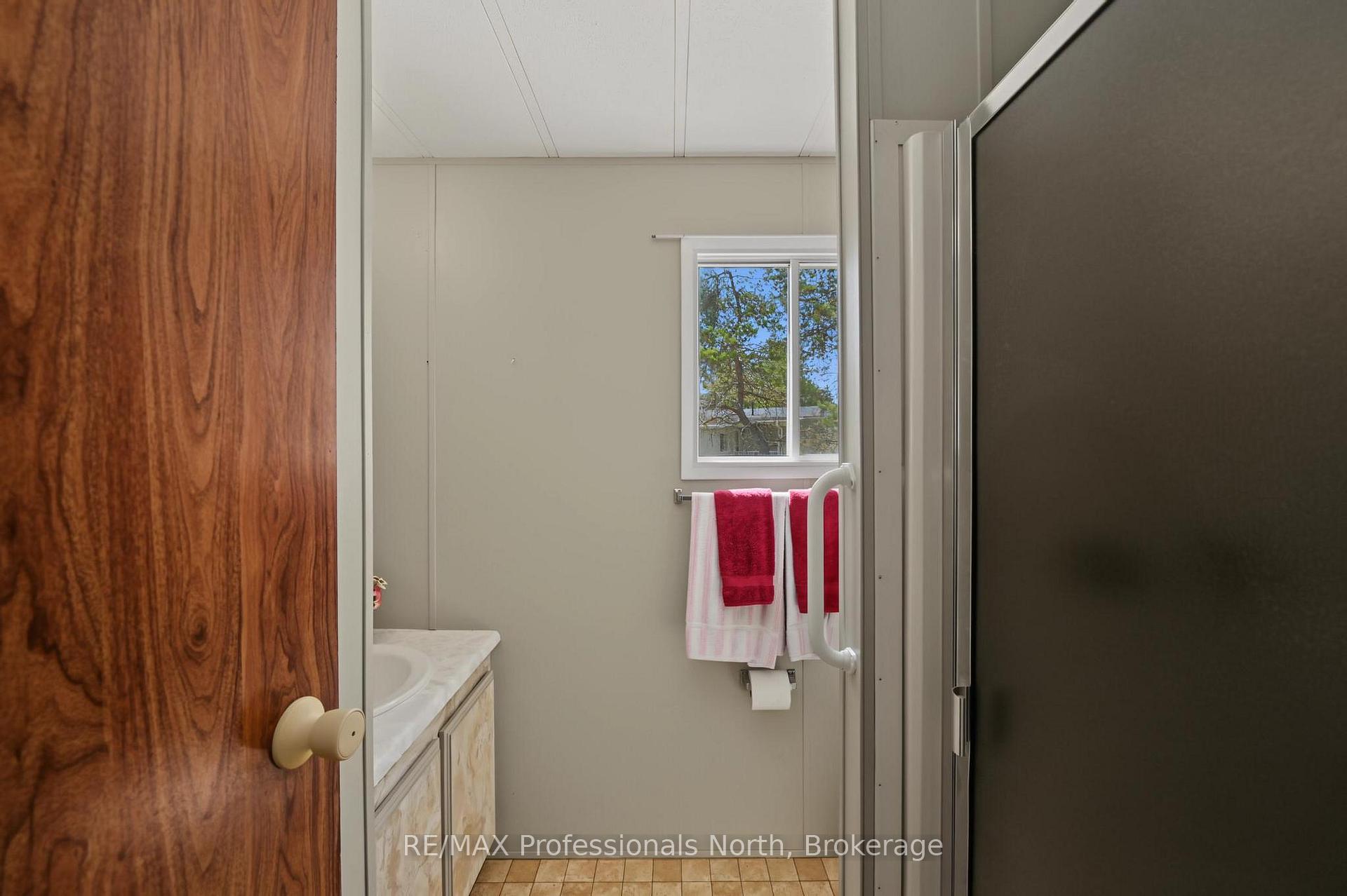 Photo 23 of 1084 Seventh Lane, Minden Hills, Lutterworth — HOMEH