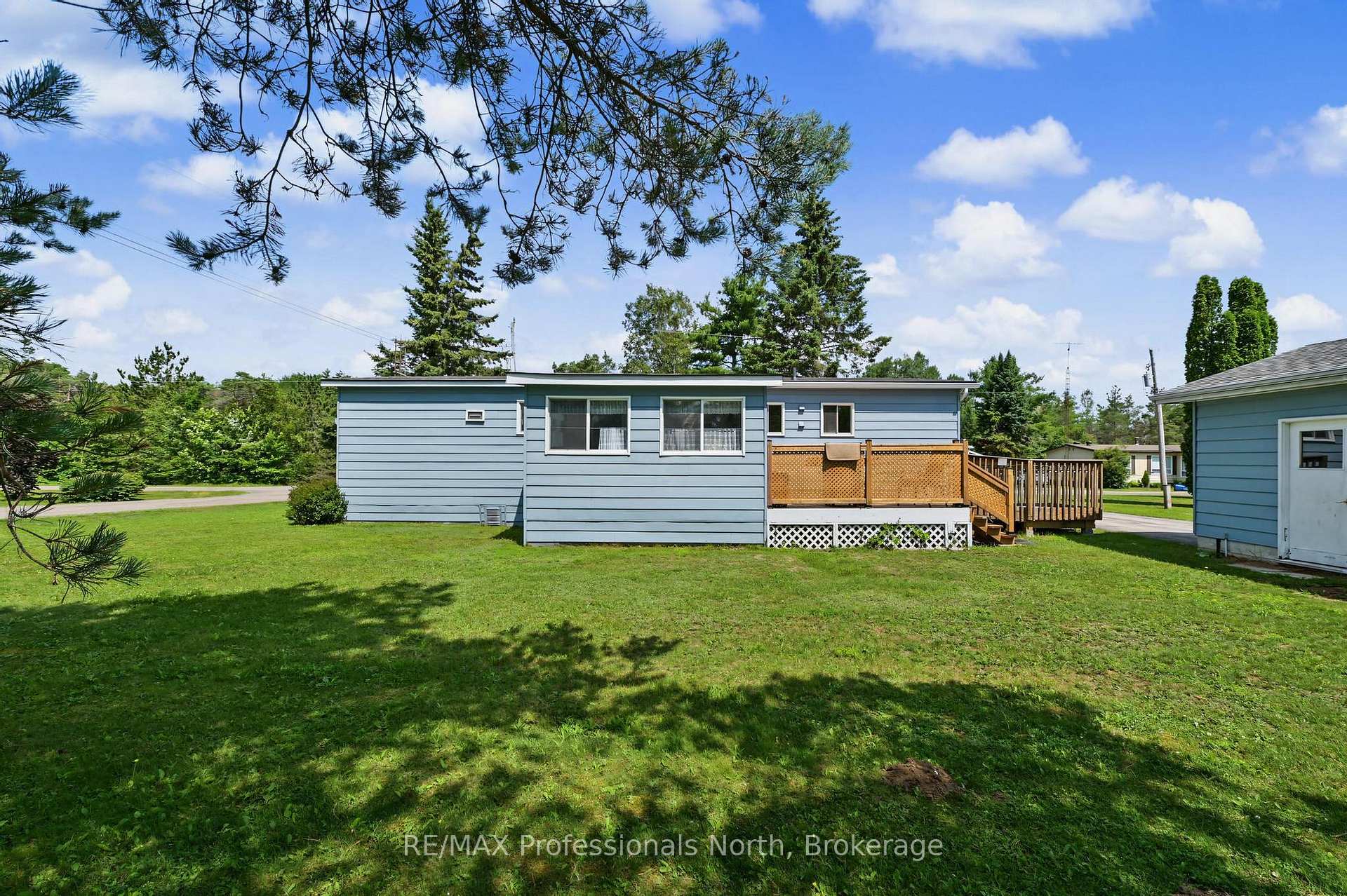 Photo 30 of 1084 Seventh Lane, Minden Hills, Lutterworth — HOMEH