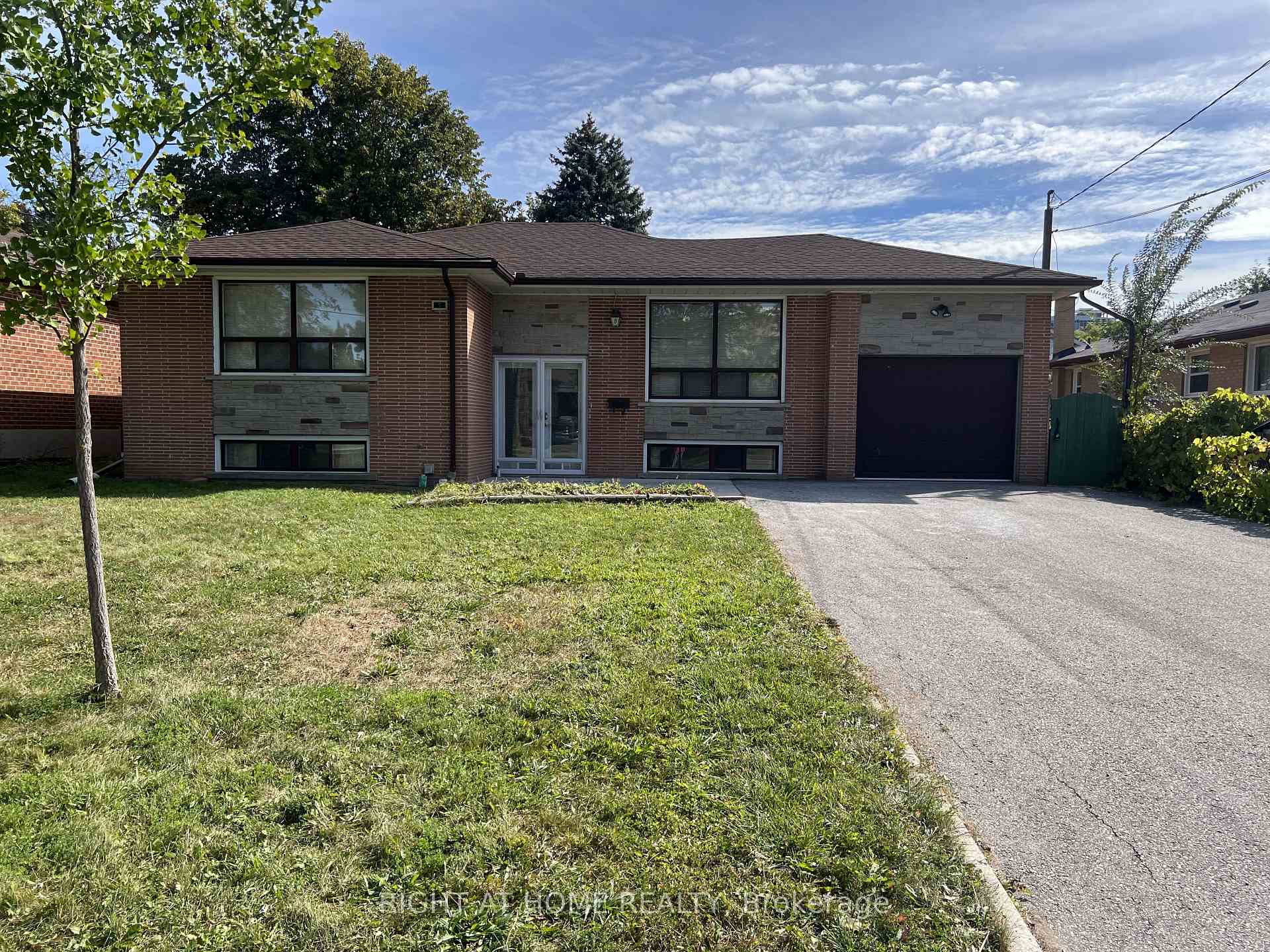 Photo 1 of Unit Main Floor, 9 Dewlane Drive, North York, Newtonbrook West — HOMEH