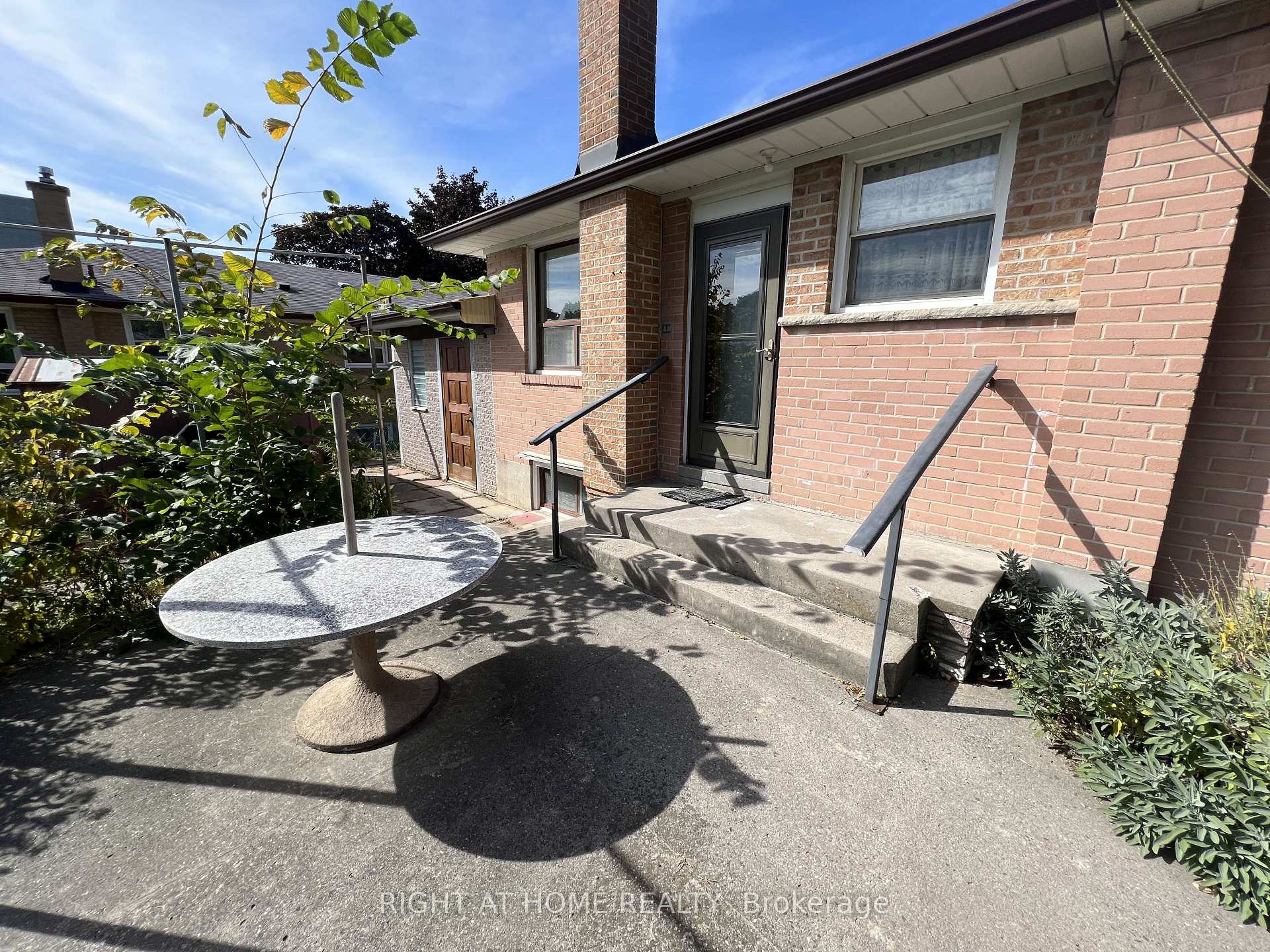 Photo 18 of Unit Main Floor, 9 Dewlane Drive, North York, Newtonbrook West — HOMEH