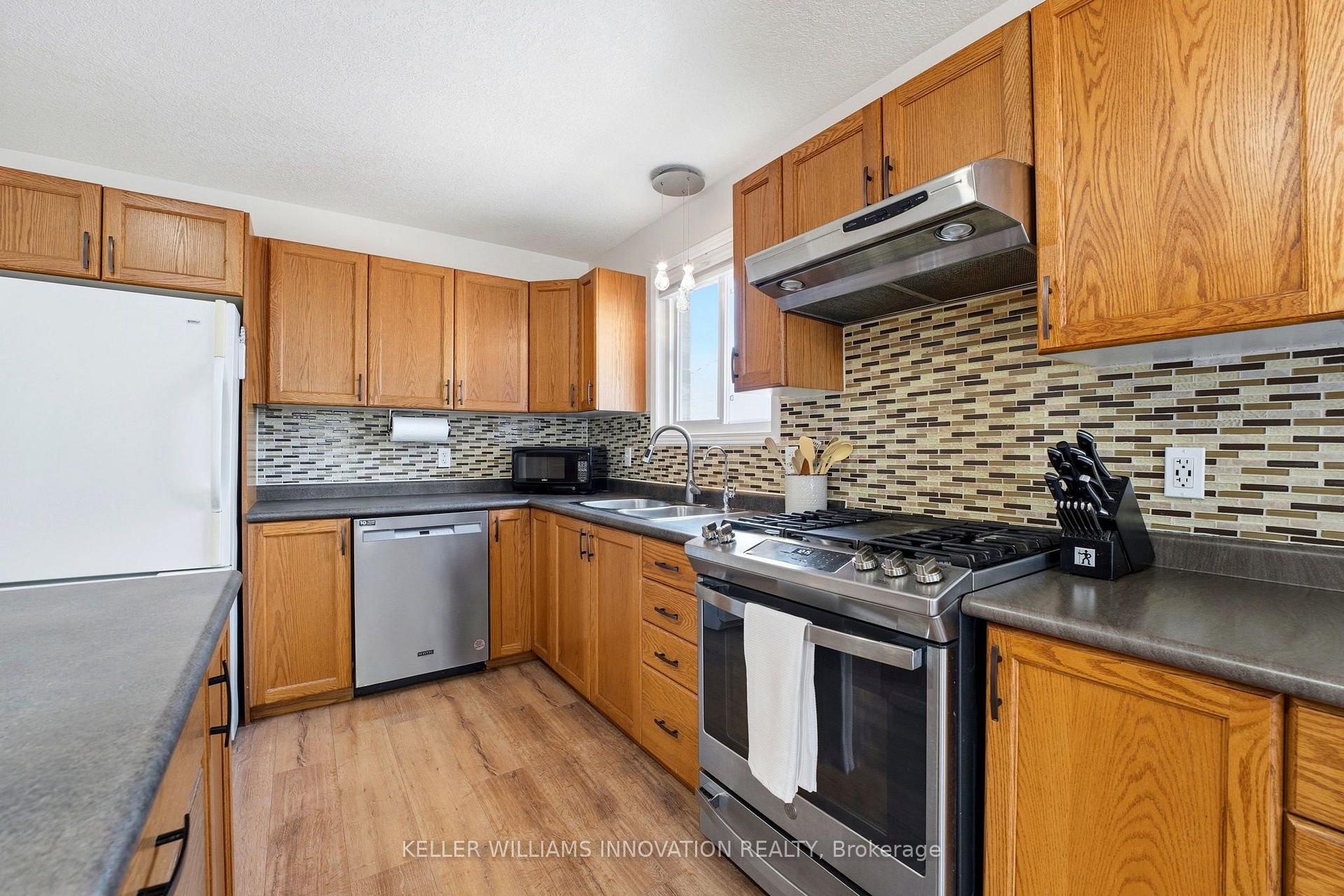 Photo 7 of 765 Reid Crescent, North Perth, Listowel — HOMEH