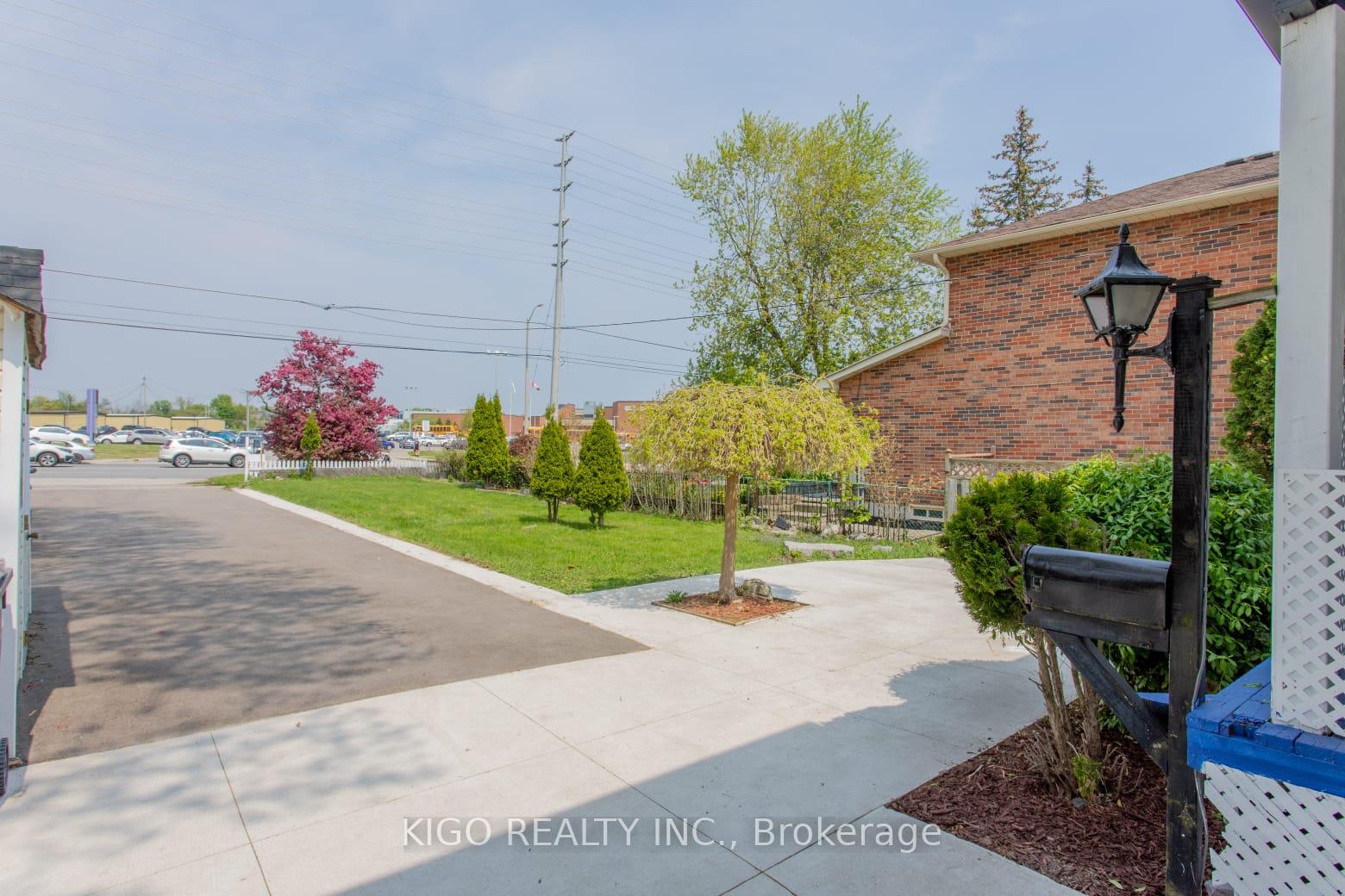 Photo 3 of 1328 Cawthra Road, Mississauga, Mineola — HOMEH